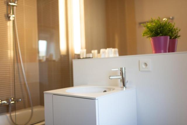 Hotel La Passerelle Grandhan Екстериор снимка