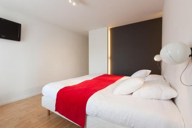 Hotel La Passerelle Grandhan Екстериор снимка